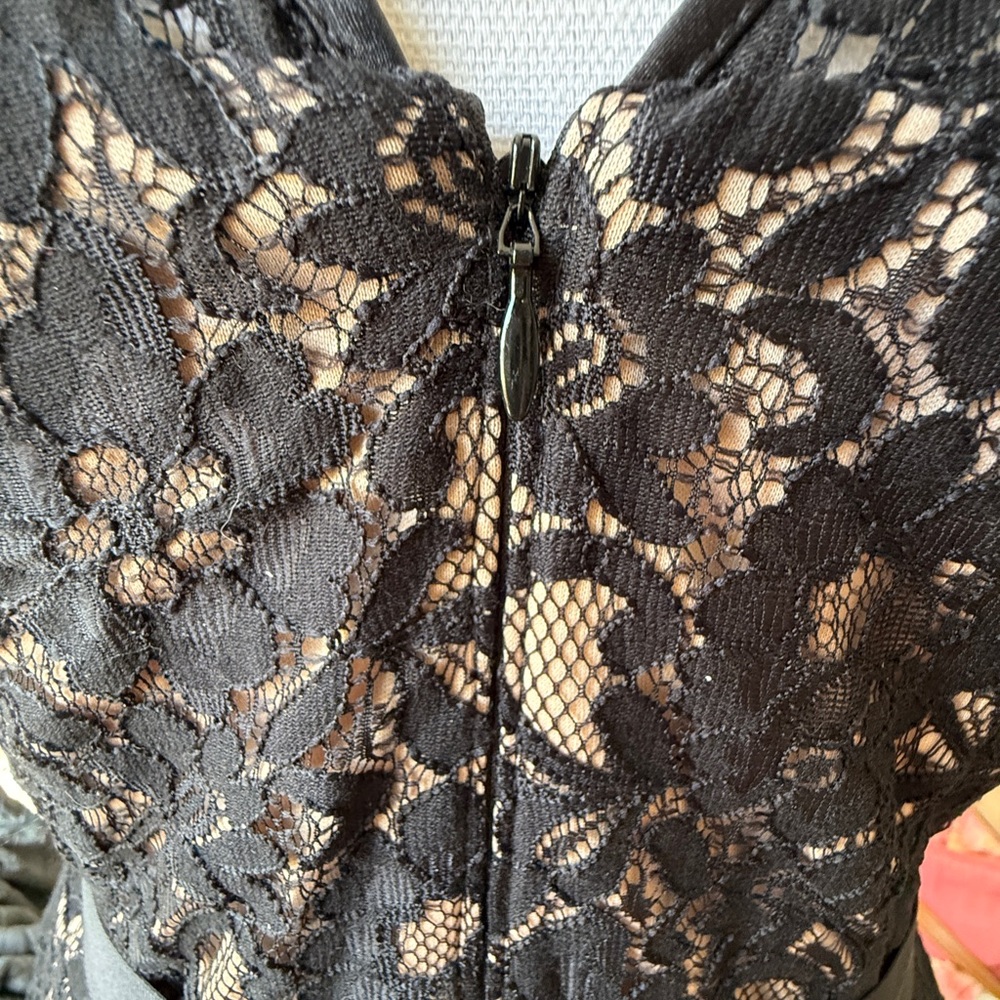 ❤️💋Charming Betsy & Adam Elegant Sleevless Black Lace Formal Cocktail Dress - Picture 12 of 14